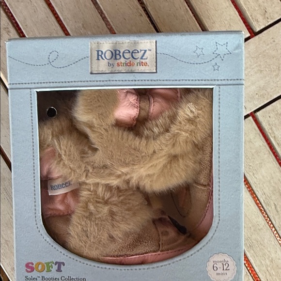 Robeez Furry Bunny Slippers - Picture 9 of 9